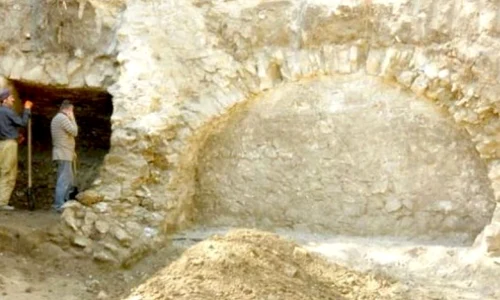 Arheologii au descoperit case din sec  XVIII în centrul Chişinăului jpeg