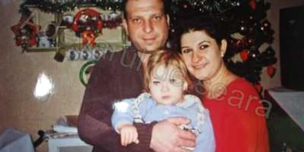 Ciprian şi Cristina Mâia, împreună cu fetiţa lor, Delia Foto: arhivă personală