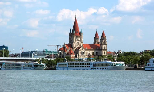 Povestea fascinantă a Dunării  «Fluviul imperiilor», văzut de un jurnalist rus jpeg