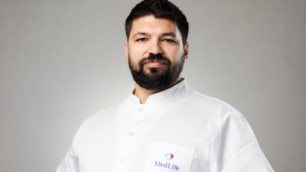 #MediciBuni – Dr. Mihai-Paul Năstase, MedLife: „Vârsta la care se prezintă unii pacienți cu artroză sau defecte de cartilaj este din ce în ce mai mică, iar acest lucru este îngrijorător”