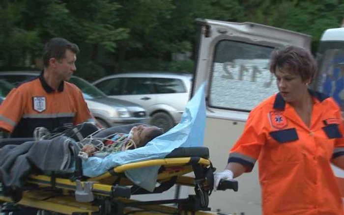 Fetiţa de 9 ani a fost transferata la Spitalul Sfânta Maria din Iaşi