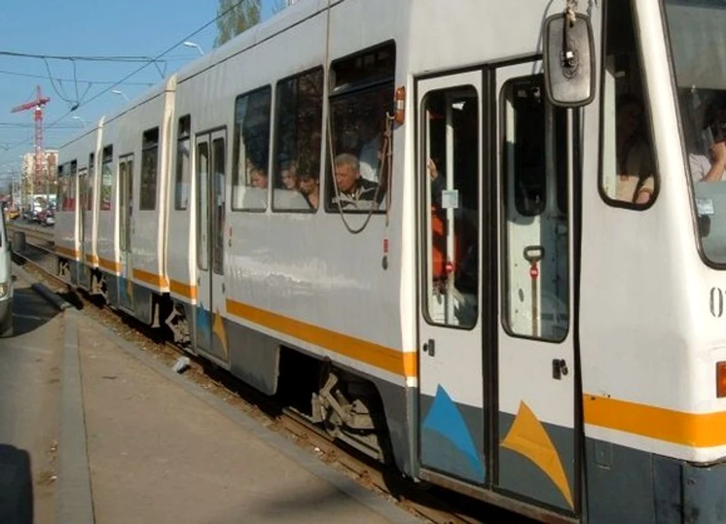 
    Un tânăr a fost călcat de tramvai în Bucureștifoto: arhiva Click!  