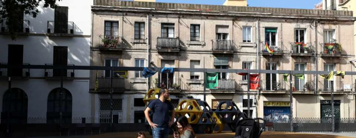 Copii si parinti la plimbare / joaca in Spania FOTO Guliver / Getty Images