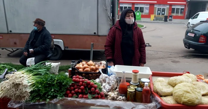 Ţăranii au fost scoşi în aer liber FOTO Ş.Both