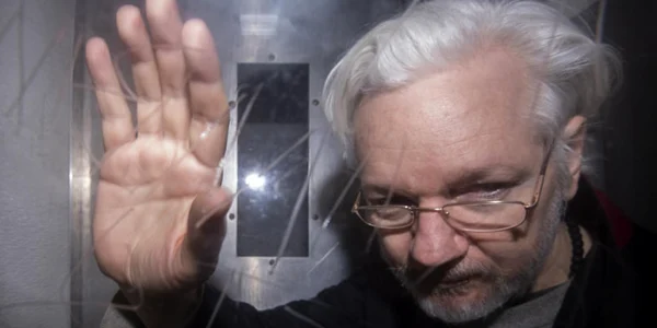 julian assange 13 ianaurie 2020 foto EPA