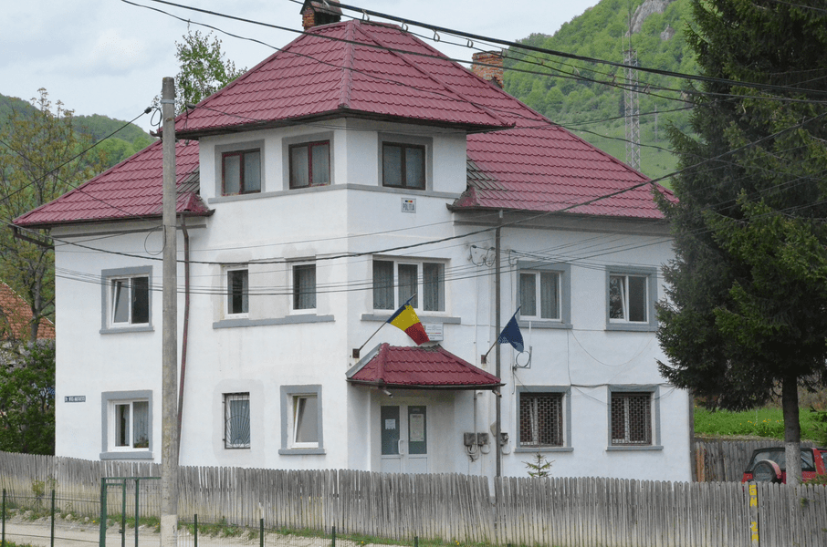 Polițist din Argeș, reținut pentru proxenetism. Lucra de doar doi ani în Poliție EXCLUSIV