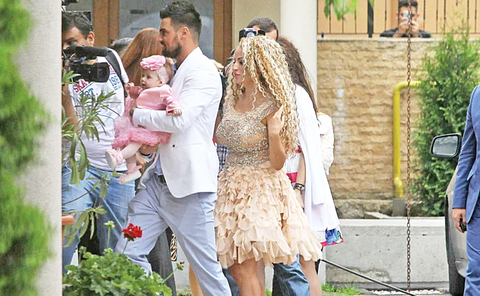 Bunica Sânzianei a fost întârziata familiei