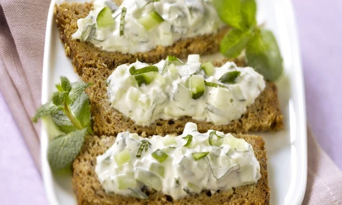 tartine cu tzatziki jpeg