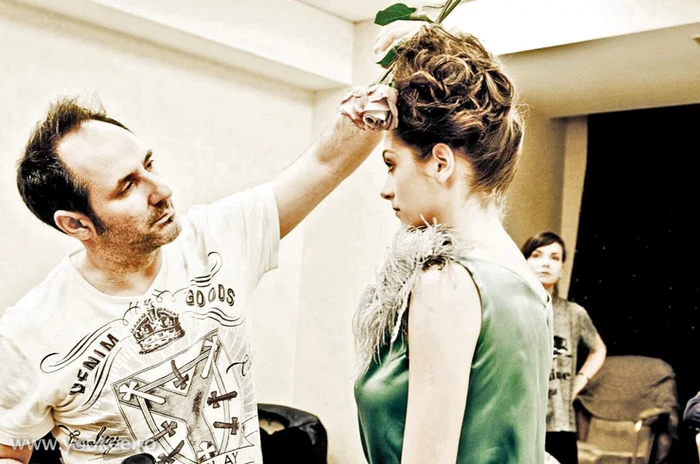 
    Carmen Iohannis  (54 de ani) preferă  culorile calde  în nuanţă de alunăFoto: Mediafax  