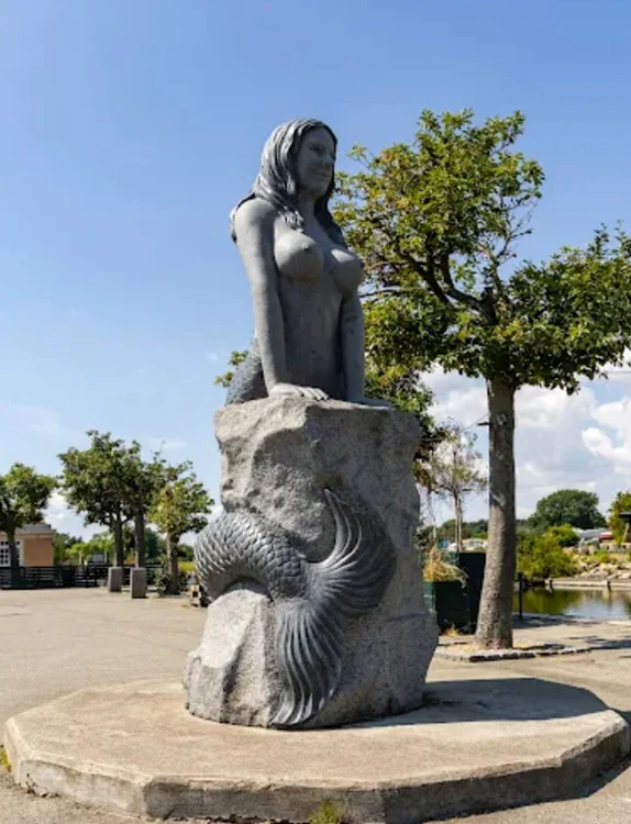 Localnicii din Dragør consideră că statuia este „pornografică” (Foto: X)