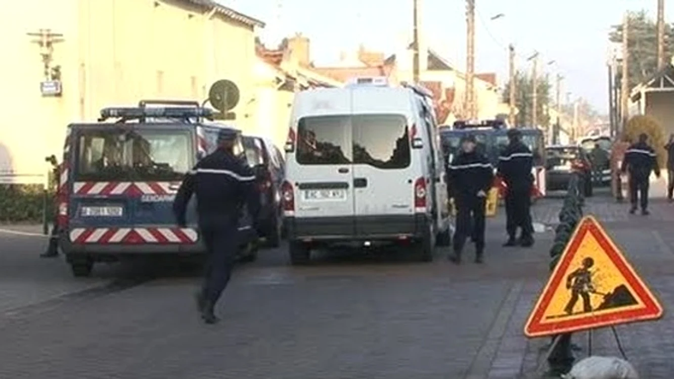 Polițiștii au fost împușcați în urmă cu o oră