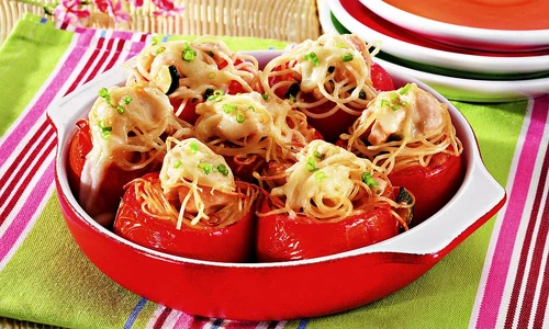 rosii umplute cu pui si spaghete jpeg
