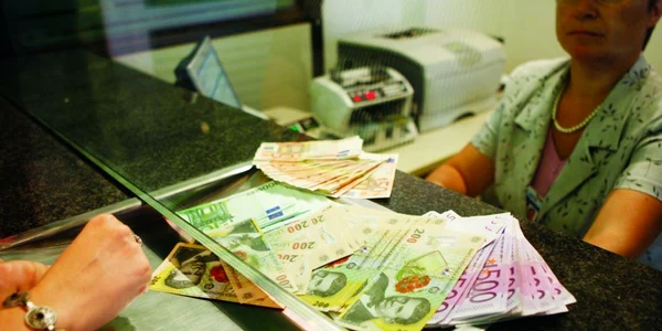 ghişeu bancă credite depozite