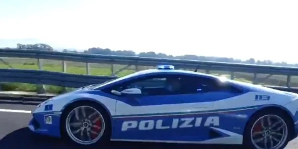 Lamborghini politia italiana Captura Twitter @poliziadistato