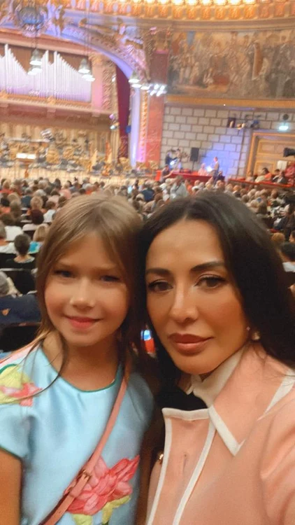 Oana Mizil, relație specială cu fiica sa. Sursă: Facebook
