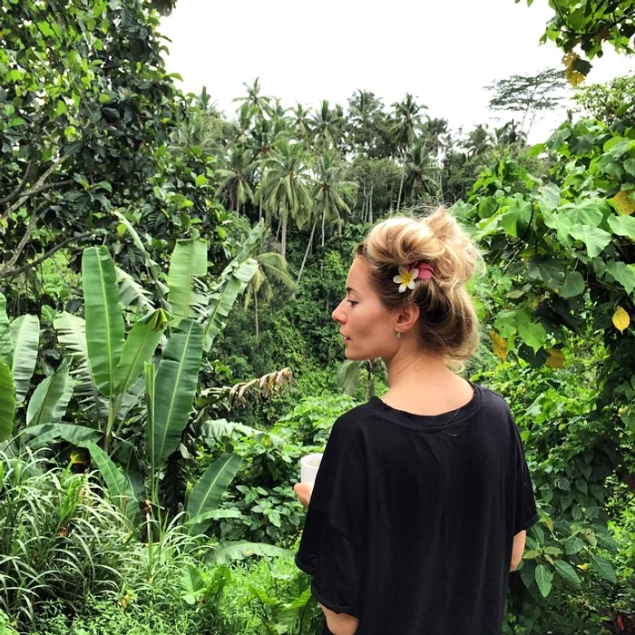 Actriţa a pornit în recunoaştere prin junglă