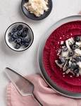 Tarta cu sfecla si caju  Sursa foto shutterstock 1902541885 jpg