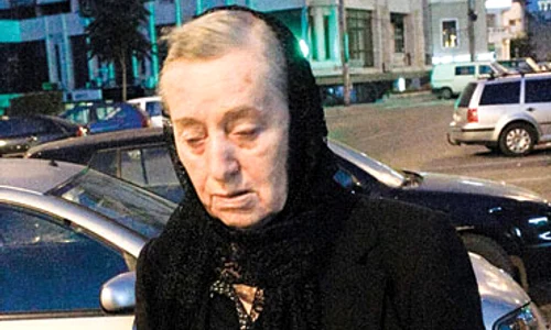Femeia spune că, dacă nu vii cu noaptea n cap, nu prinzi bon jpeg