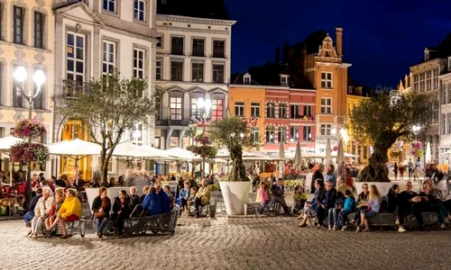 Expoziție de fotografie realizată cu drona “Piața, loc simbolic al orașului”: Conferință și vernisaj la Palatul Suțu jpeg