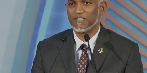 Mohamed Muizzufoto captura video x png
