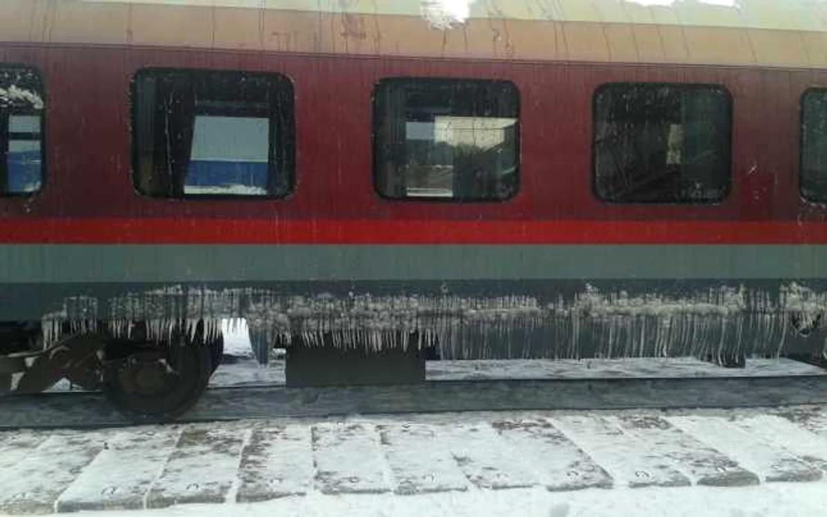 Trenurile au fost oprite în gări FOTO Adevărul