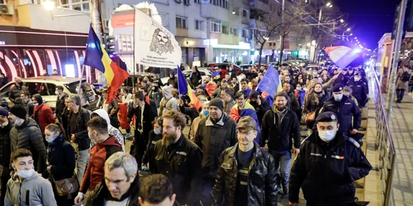 Proteste anti-restricţii covid - seara 4 - Bucureşti / 31 mar 2021 / FOTO Inquam Photos / George Călin