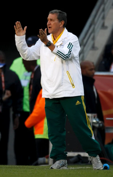 
    Antrenorul «Bafana Bafana», brazilianul Carlos Alberto Parreira, 11.06 (Reuters)  