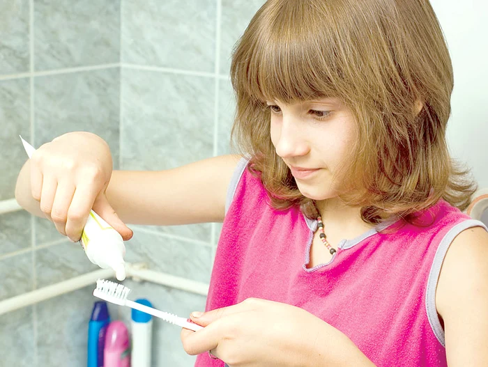 Periuţa şi pasta de dinţi sunt obiecte de igienă care nu trebuie să lipsească din baie