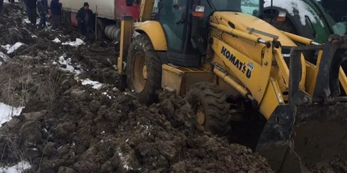 TIR blocat la Răchiteni