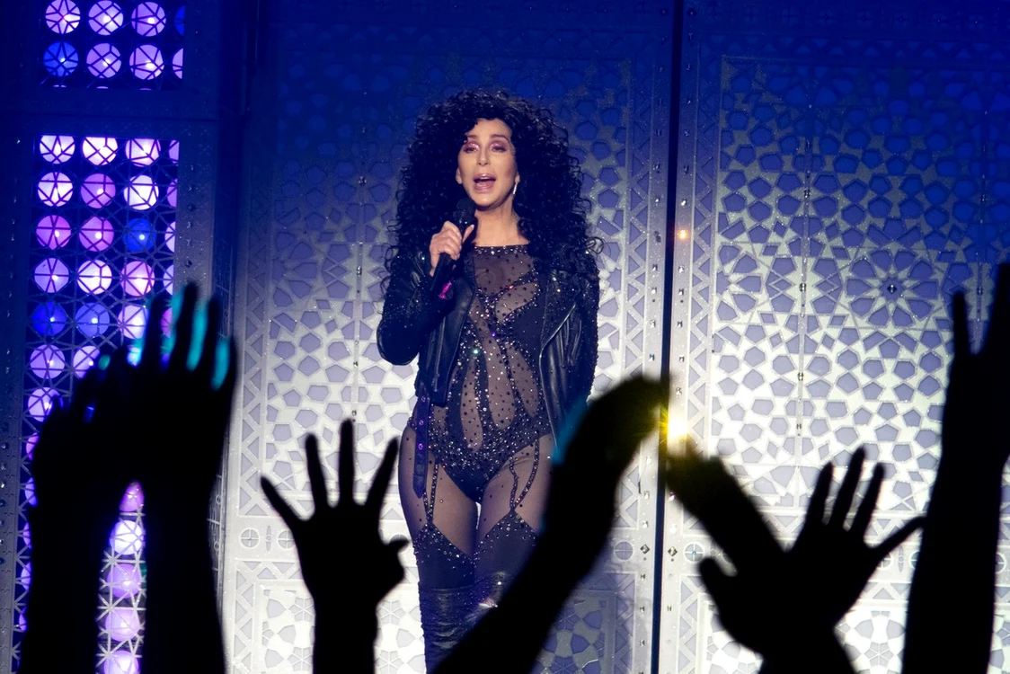 
    Cher a cântat în ţinute sexy în ElveţiaFoto: Profimedia  