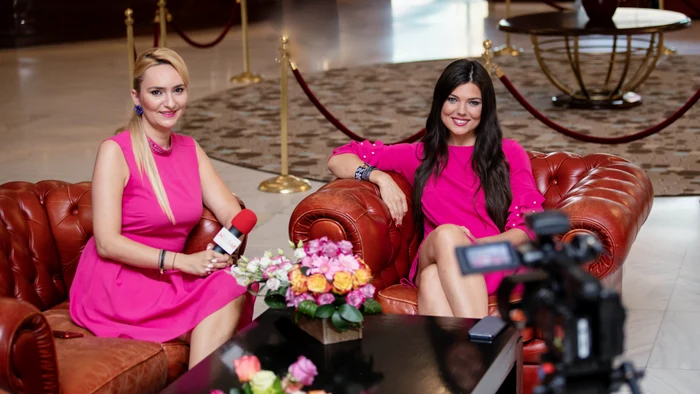 
    Adela Diaconu revine sâmbătă (de la 18.00) cu emisiunea „BV 01 ADE” la TV Nova. În prima ediție a show-ului invitată este cântăreața Paula Selingfoto: arhiva personală  