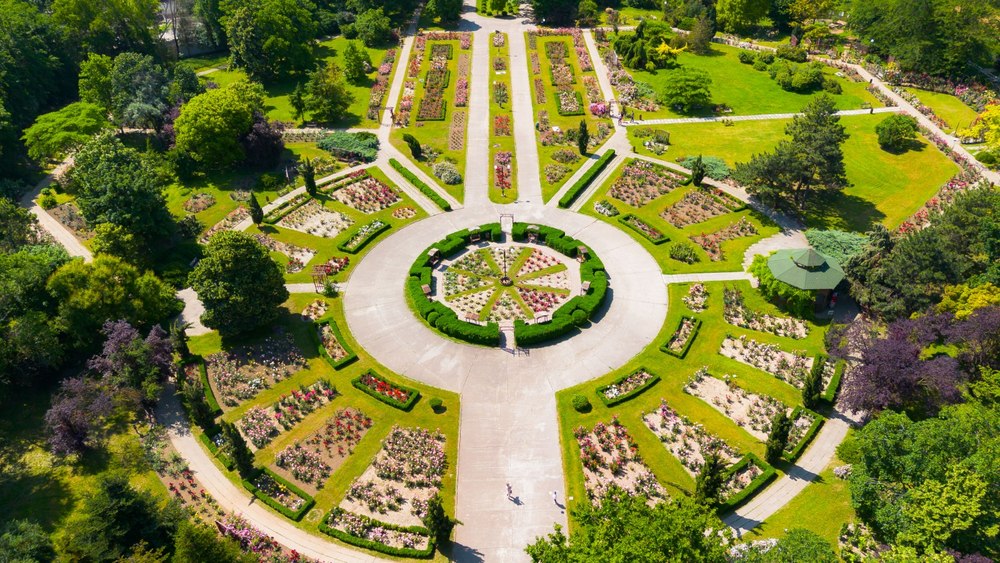 Prima Grădină Botanică cu alei cu pavaj solar. Planetariul va avea cel mai performant sistem de proiecție din România