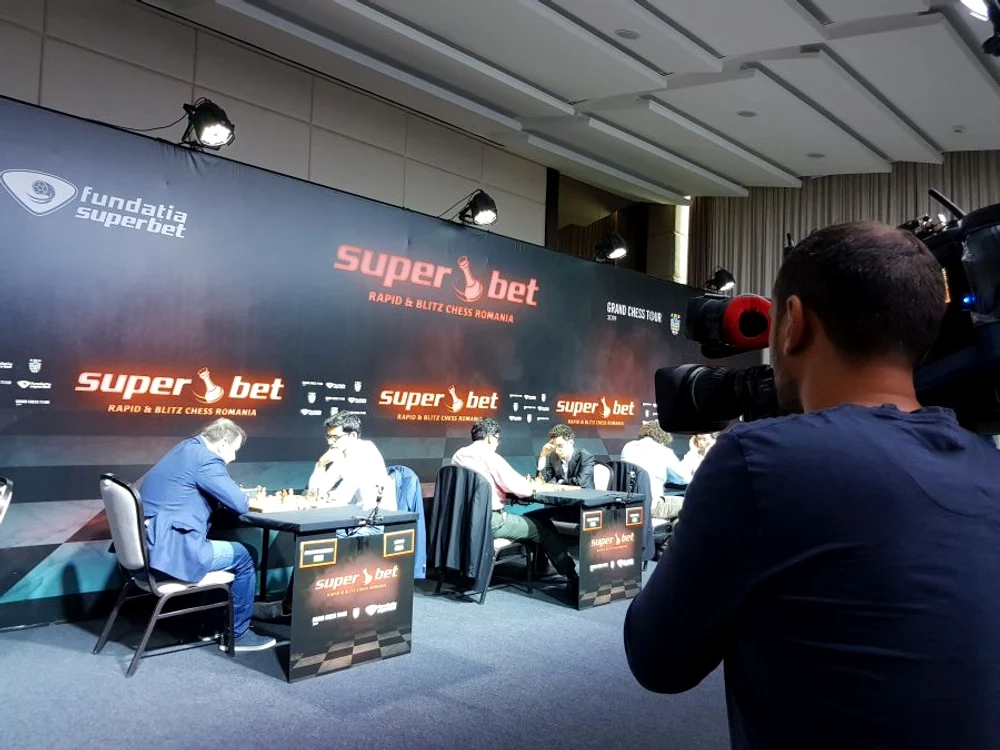 Turnee la zi: şah şi sumo jpeg