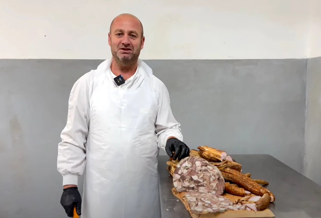 Marius Dorobanțu a învățat să prepare carnea de la bunicii lui