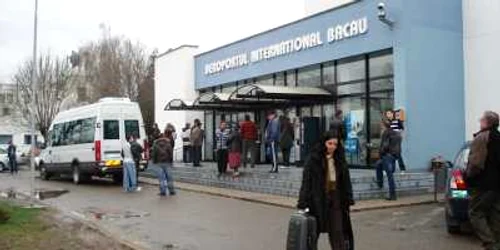 Pasagerii Blue Air nu au avut ore ușoare în aeroportul băcăuan