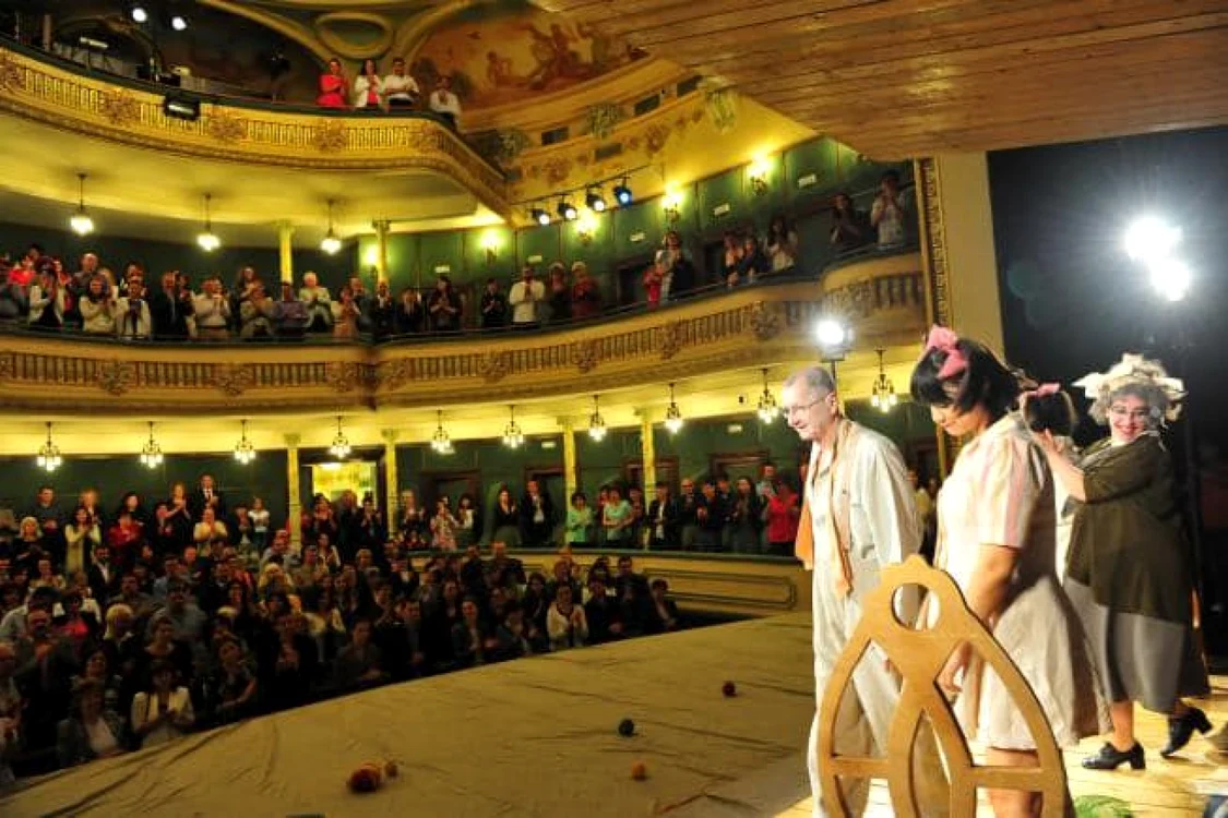 Marcel Iureş va urca pe scena Teatrului Naţional din Caracal în prima seară,  iar Horaţiu Mălăele va încheia cele opt seri dedicate teatrului FOTO: facebook/Primăria Municipiului Caracal