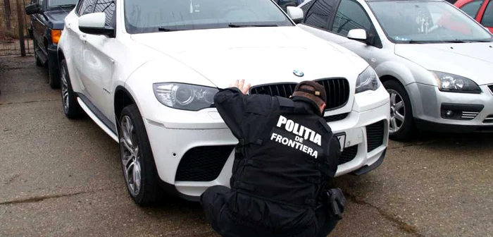 Autoturism confiscat de poliţiştii de frontieră mehedinţeni FOTO STPF Mehedinţi