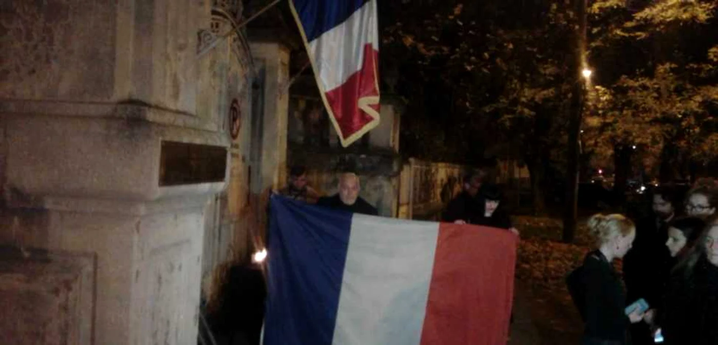 Moment de reculege pentru victimele de la Paris FOTO Ştefan Both