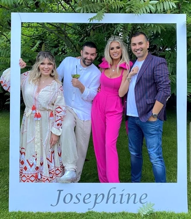 
    Smiley și Gina Pistol  