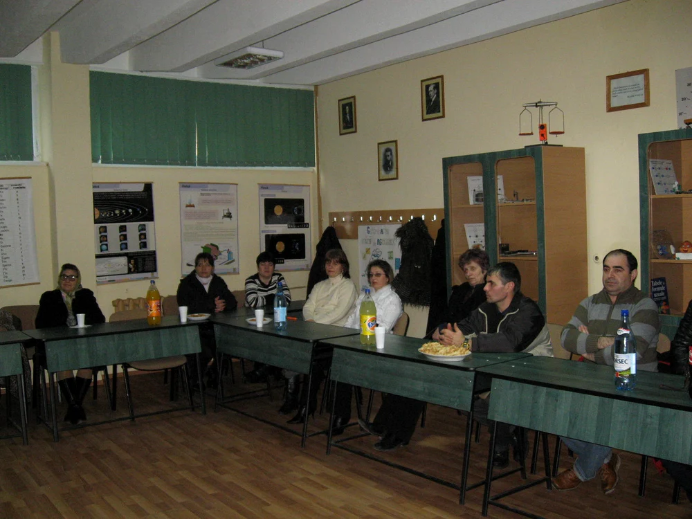 Părinţi prezenţi la dezbateri pe teme antidrog