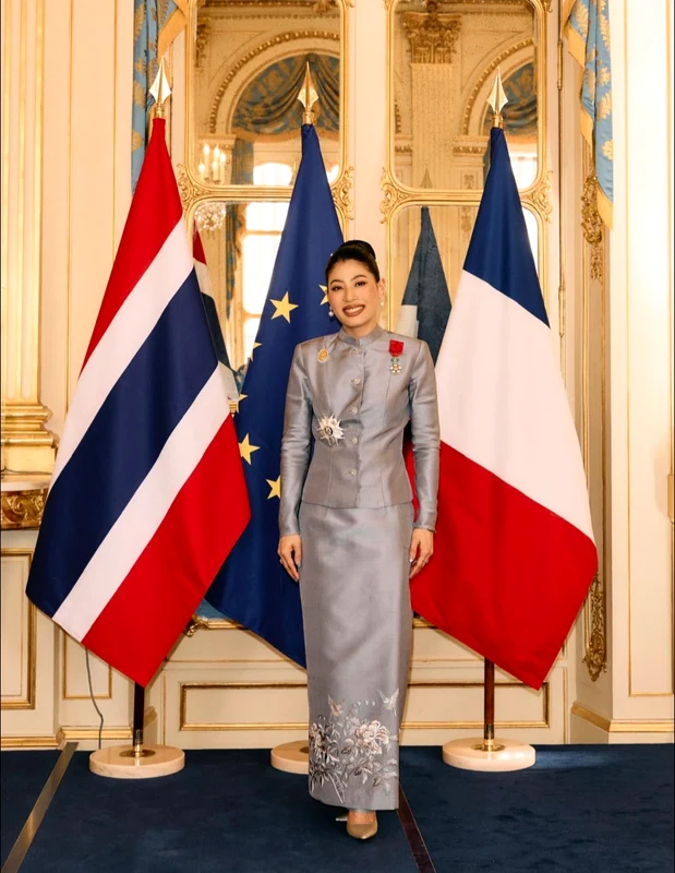 Prințesa Sirivannavari Nariratana, fiica Regelui Rama X al Thailandei, decorată la Paris. FOTO: pagina oficială
