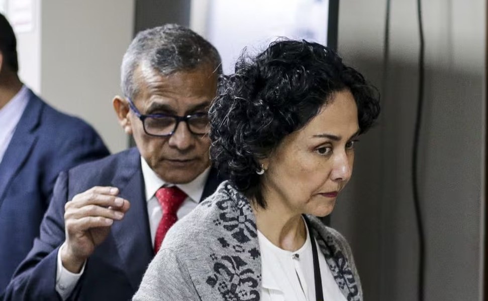 Fostul președinte al Peru și soția sa, condamnați la 15 ani de închisoare pentru curupție