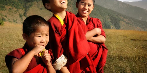 oameni fericiti bhutan foto the logical indian