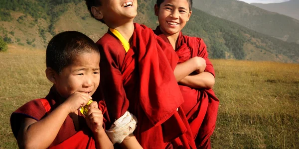 oameni fericiti bhutan foto the logical indian