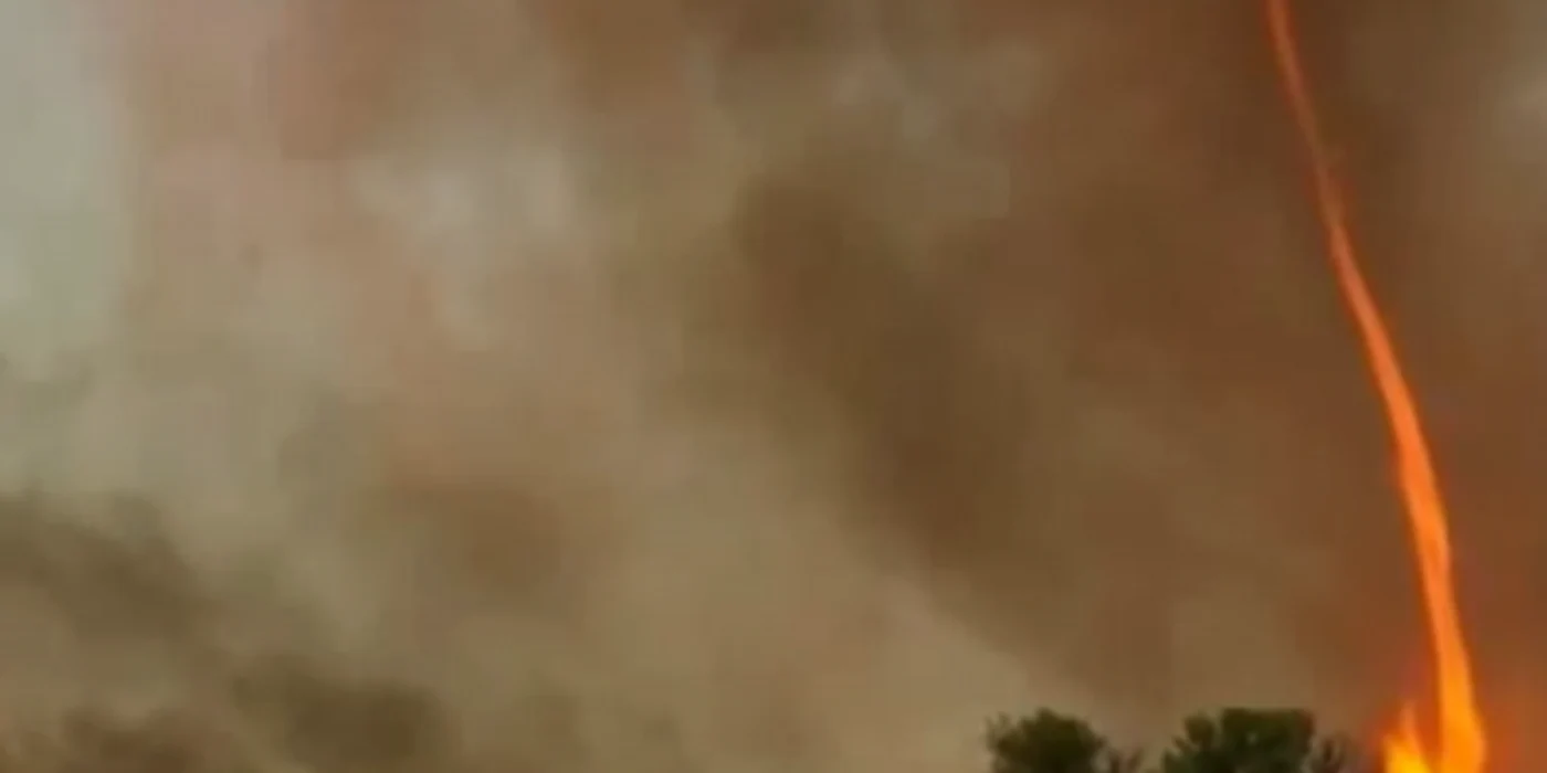Tornada de foc a ţinut 40 de minute