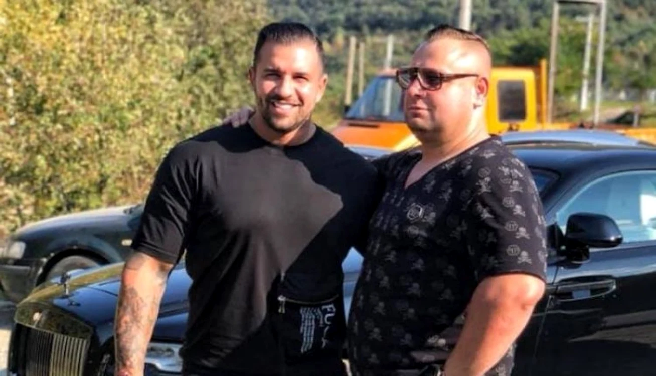 Alex Bodi şi naşul său de cununie, Adrian Tâmplaru, sunt doi dintre incupati     FOTO: Alex Bodi/ Facebook