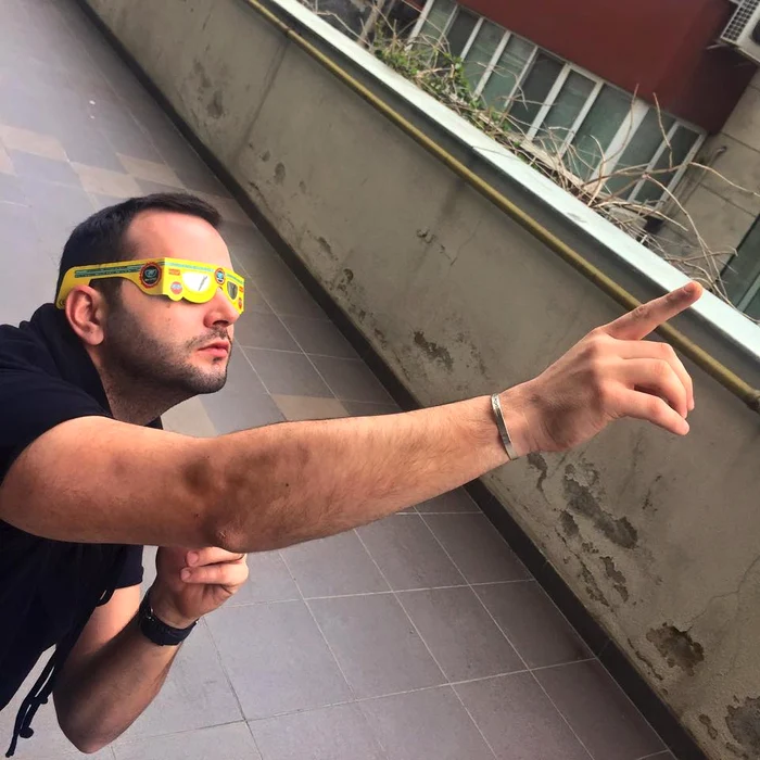 Mihai Morar a avut ochelari speciali pentru eclipsa de soare