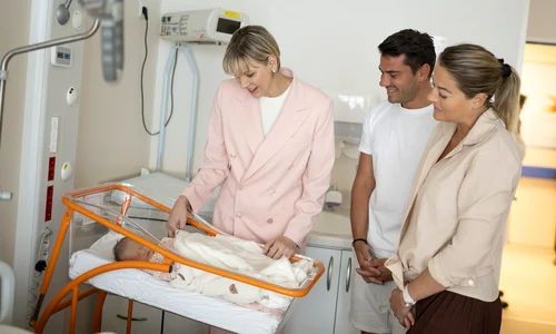 Charlene de Monaco la maternitate 2 foto Facebook jpg