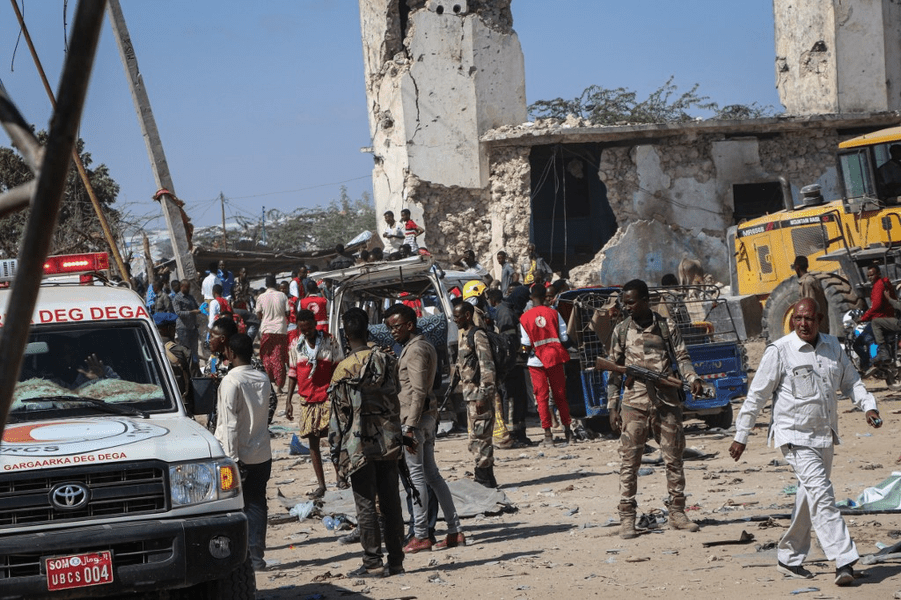 Cel puţin 100 de morţi în dublul atentat de la Mogadiscio, Somalia