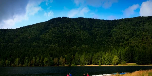 Lacul Sf Ana - În interiorul craterelor Muntelui Ciomatu s-au format lacul Sfânta Ana şi rezervaţia naturală Tinovul Mohoş FOTO Shutterstock 